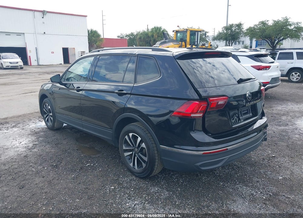 2024 VOLKSWAGEN TIGUAN VIN: 3VVFB7AXXRM029493