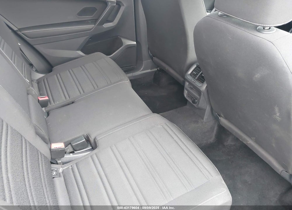 2024 VOLKSWAGEN TIGUAN VIN: 3VVFB7AXXRM029493
