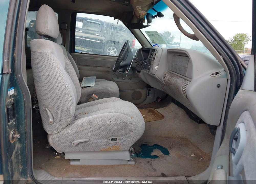 1998 CHEVROLET C1500 FLEETSIDE VIN: 2GCEC19R6W1108527