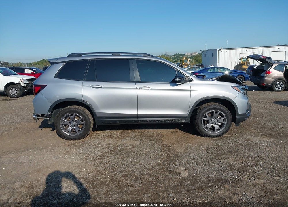 2024 HONDA PASSPORT VIN: 5FNYF8H63RB015048