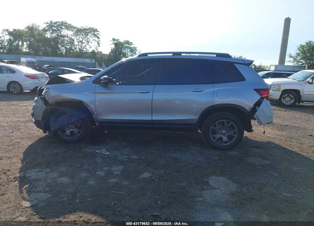 2024 HONDA PASSPORT VIN: 5FNYF8H63RB015048