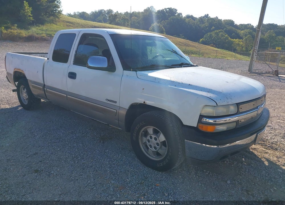 2002 CHEVROLET SILVERADO 1500 LS VIN: 2GCEC19T821109488