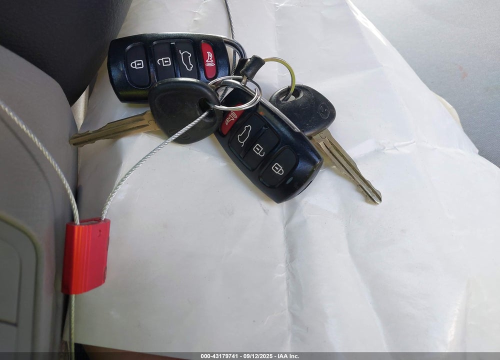2010 HYUNDAI VERACRUZ VIN: KM8NUDCC3AU134904