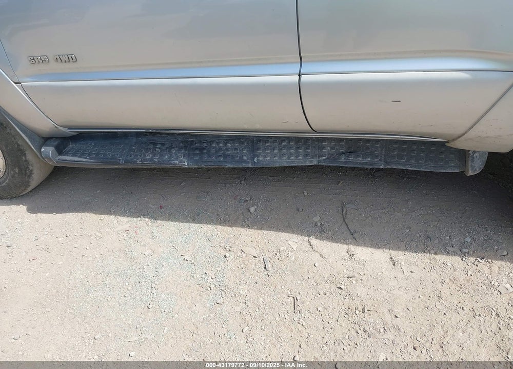 2005 TOYOTA 4RUNNER SR5 V6 VIN: JTEBU14R850056007
