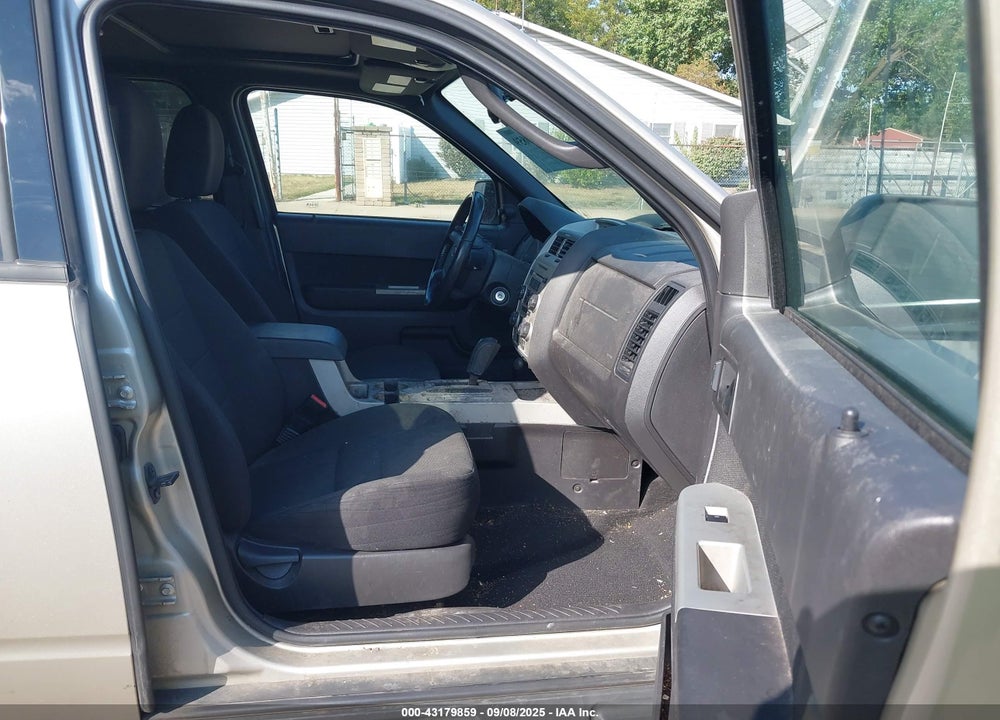 2010 FORD ESCAPE VIN: 1FMCU0DGXAKA11372