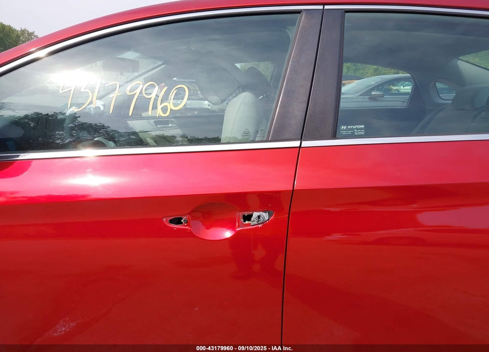 2015 HYUNDAI SONATA VIN: 5NPE24AF1FH138135