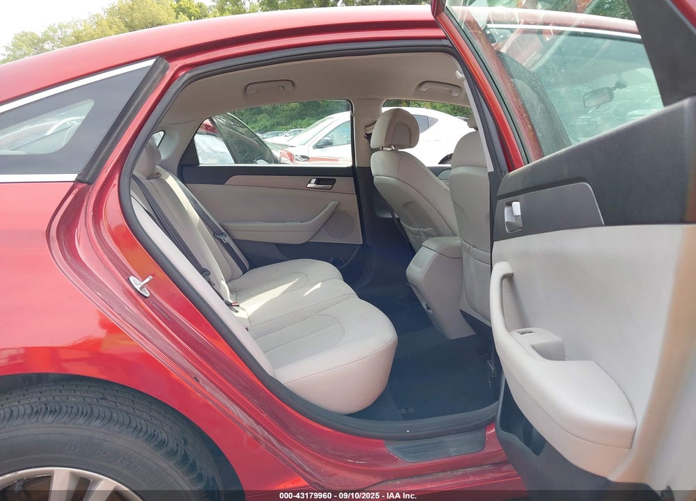 2015 HYUNDAI SONATA VIN: 5NPE24AF1FH138135