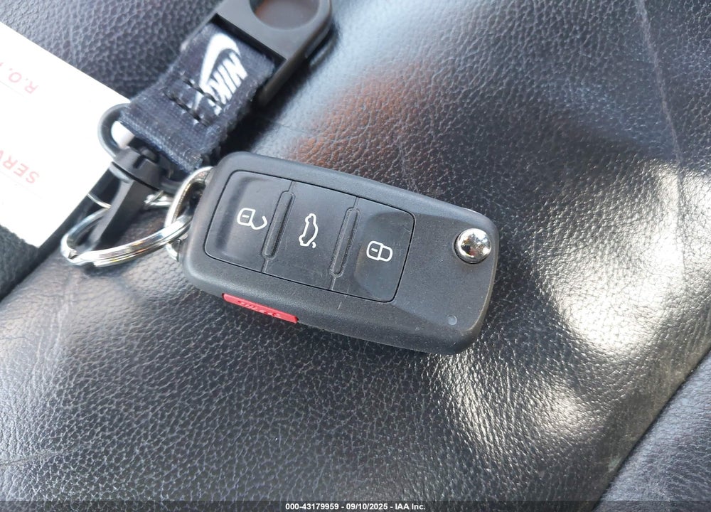 2011 VOLKSWAGEN GTI VIN: WVWHV7AJ4BW227583