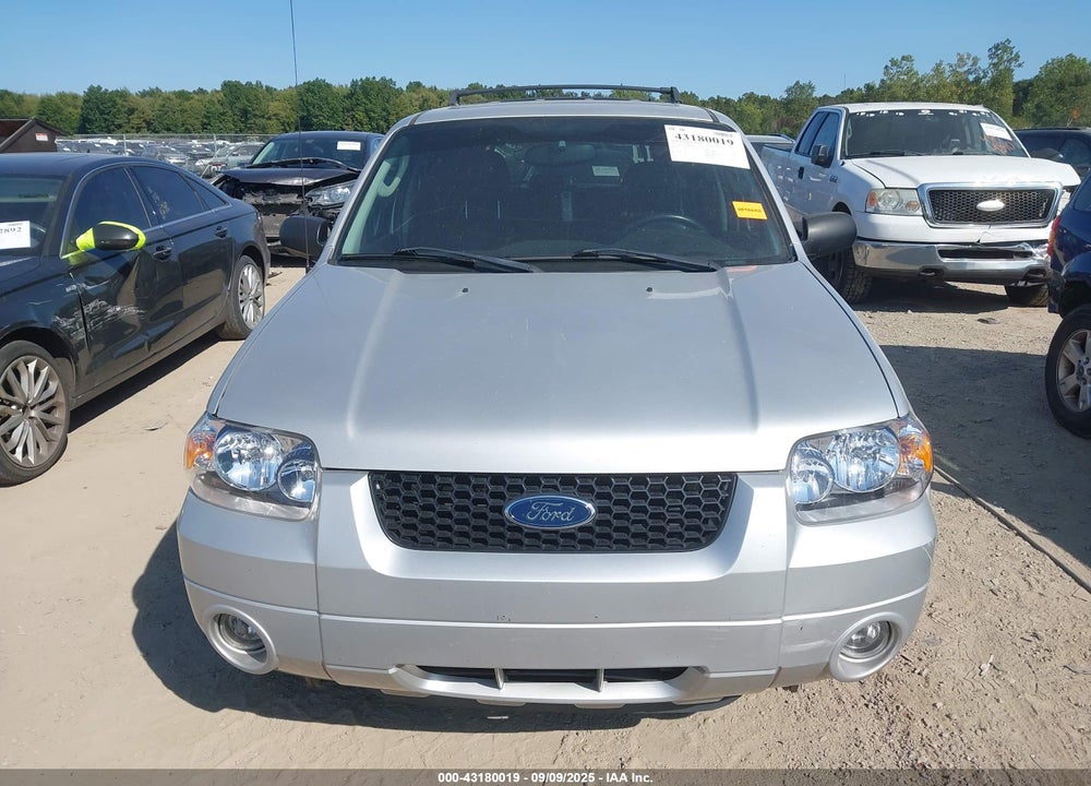 2005 FORD ESCAPE VIN: 1FMYU04135KB68930