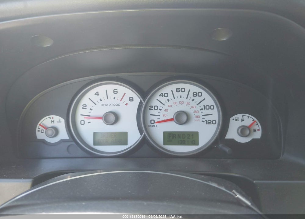 2005 FORD ESCAPE VIN: 1FMYU04135KB68930