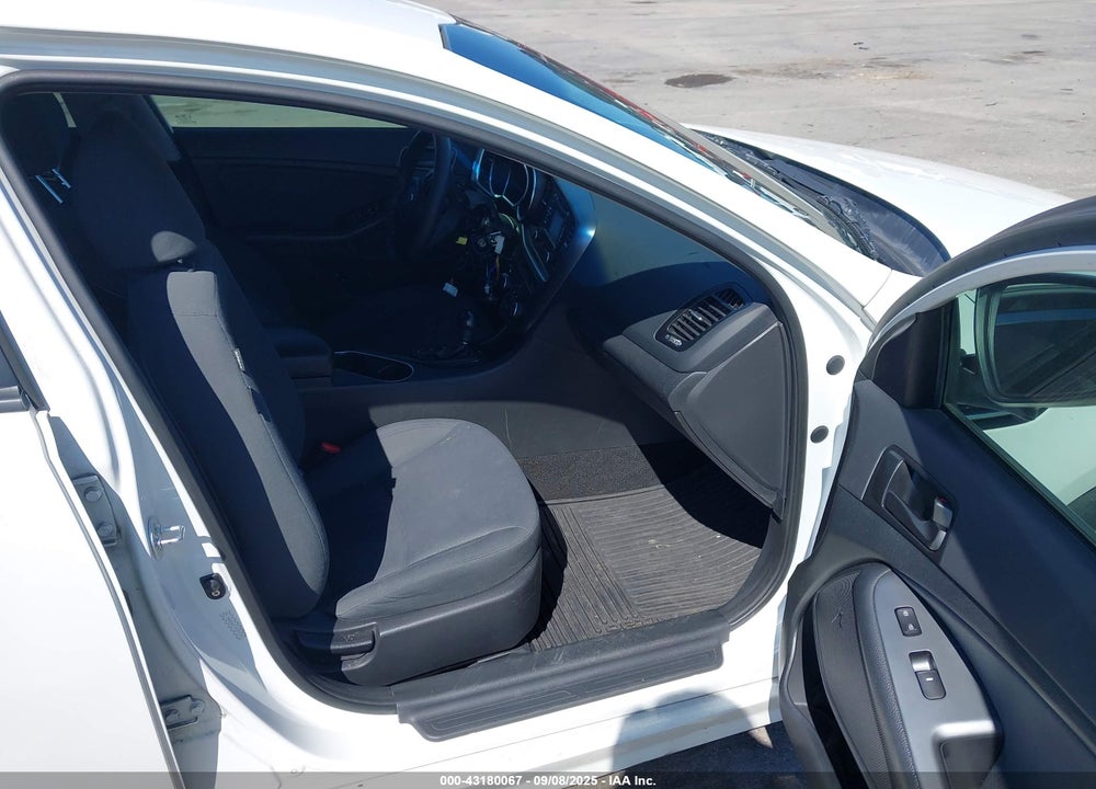 2015 KIA OPTIMA VIN: KNAGM4A77F5595153