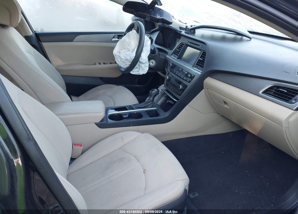 2016 HYUNDAI SONATA VIN: 5NPE24AF1GH272709