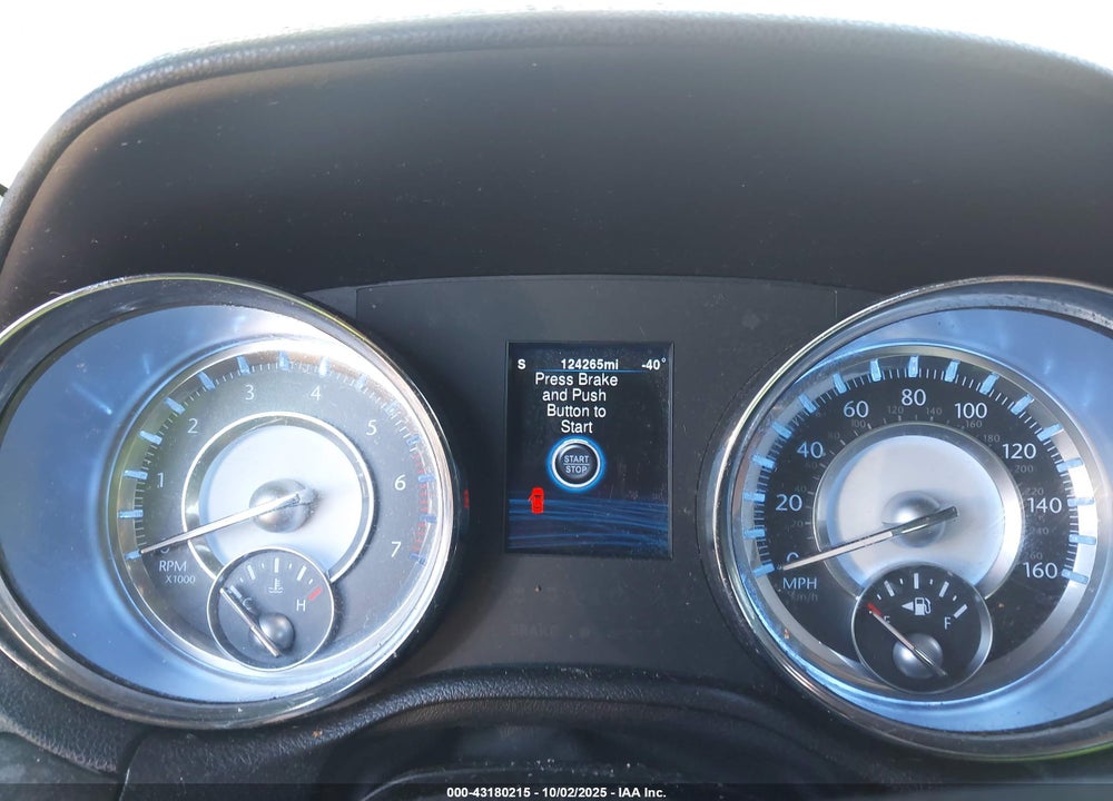 2013 CHRYSLER 300 VIN: 2C3CCAKT5DH533288