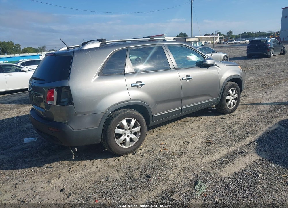 2011 KIA SORENTO VIN: 5XYKT3A10BG174060