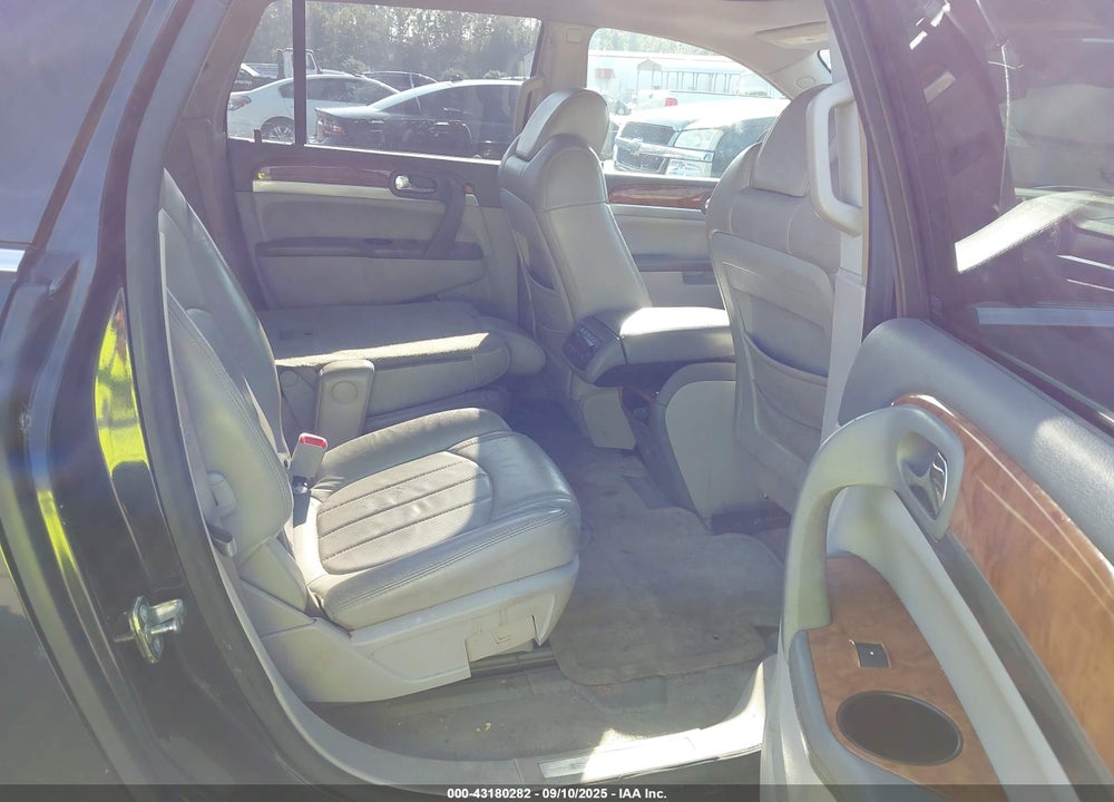 2008 BUICK ENCLAVE CXL VIN: 5GAER23788J236760