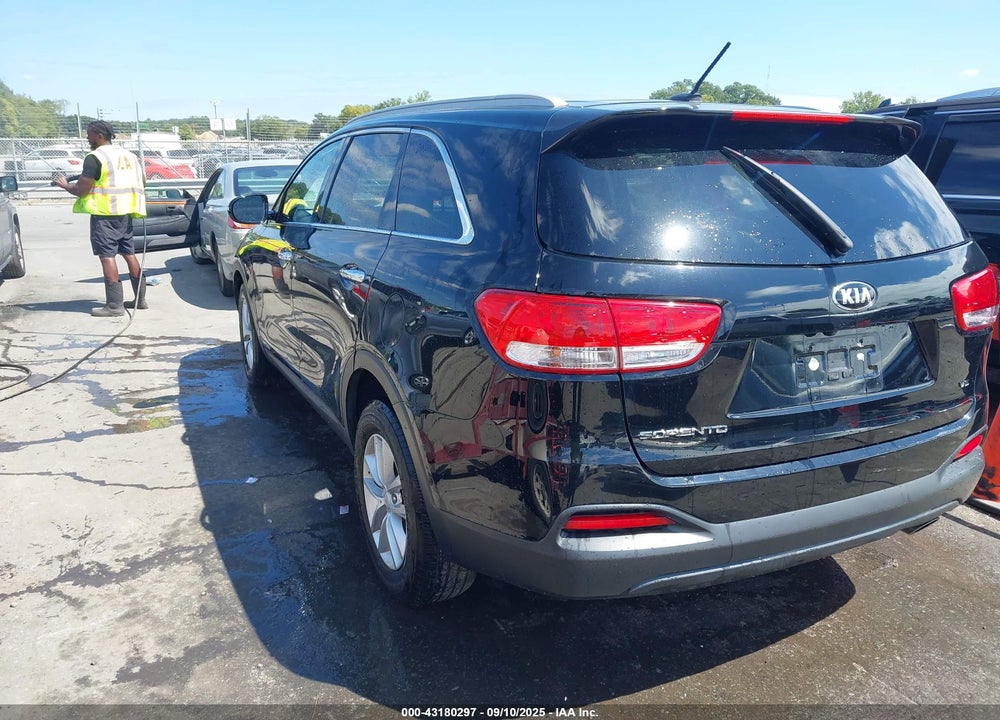 2017 KIA SORENTO 3.3L LX VIN: 5XYPGDA57HG334026