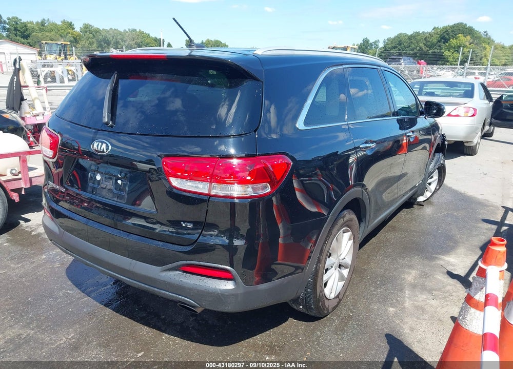2017 KIA SORENTO 3.3L LX VIN: 5XYPGDA57HG334026