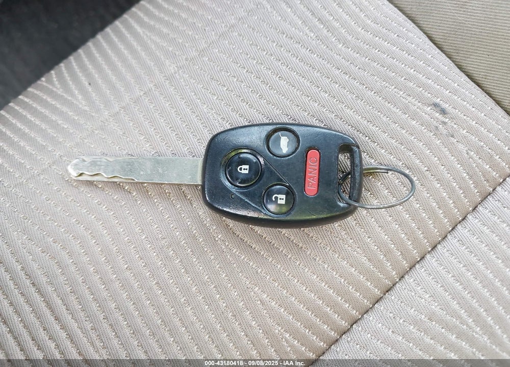 2015 HONDA PILOT EX VIN: 5FNYF4H44FB066464