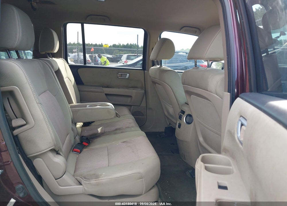 2015 HONDA PILOT EX VIN: 5FNYF4H44FB066464