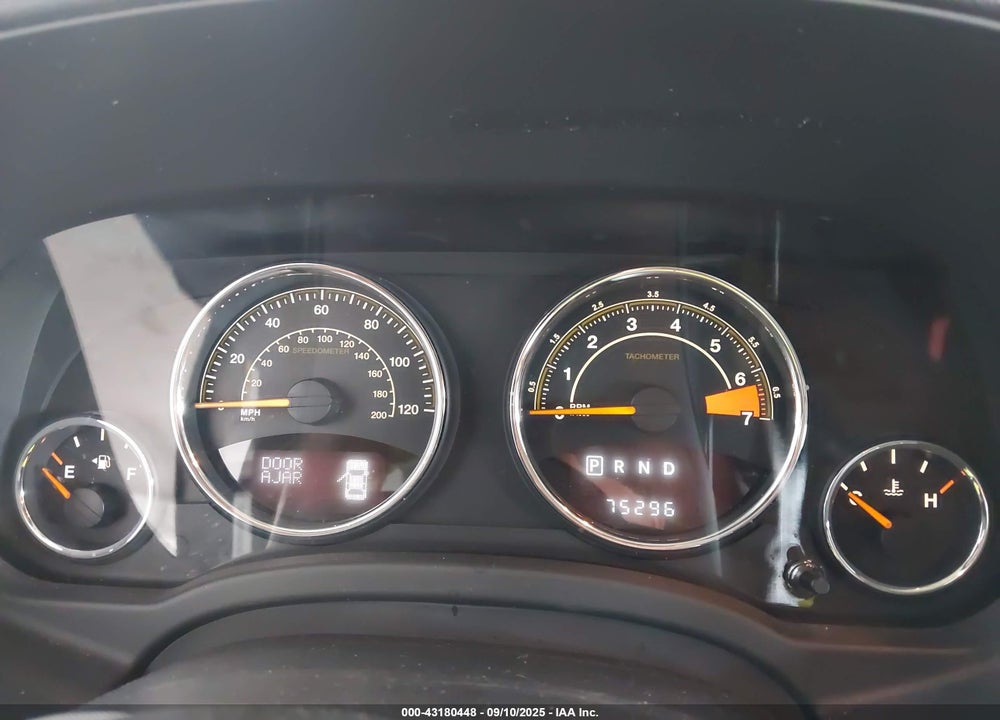 2014 JEEP COMPASS VIN: 1C4NJCEB8ED703389