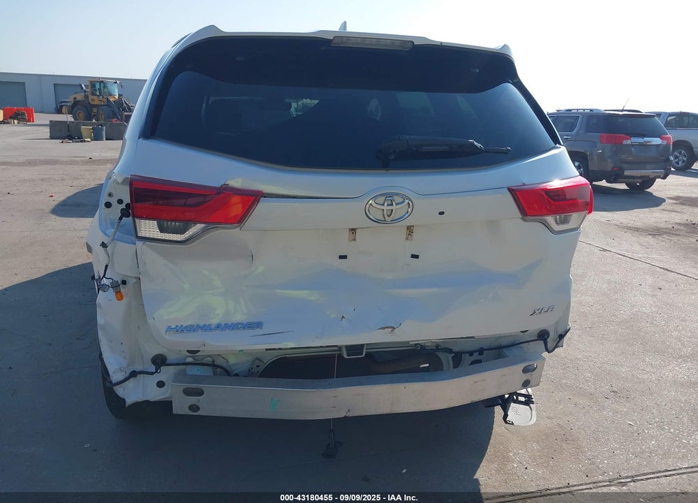 2017 TOYOTA HIGHLANDER VIN: 5TDKZRFH3HS194273