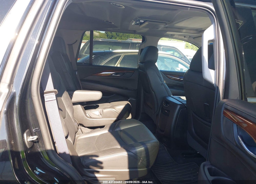 2016 CADILLAC ESCALADE VIN: 1GYS4BKJ8GR109207
