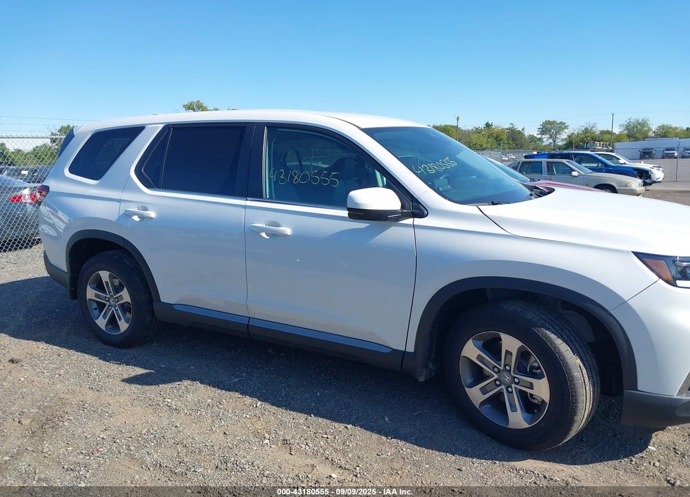 2025 HONDA PILOT VIN: 5FNYG1H40SB128089