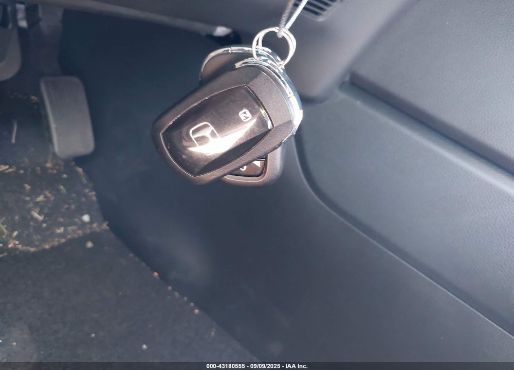 2025 HONDA PILOT VIN: 5FNYG1H40SB128089