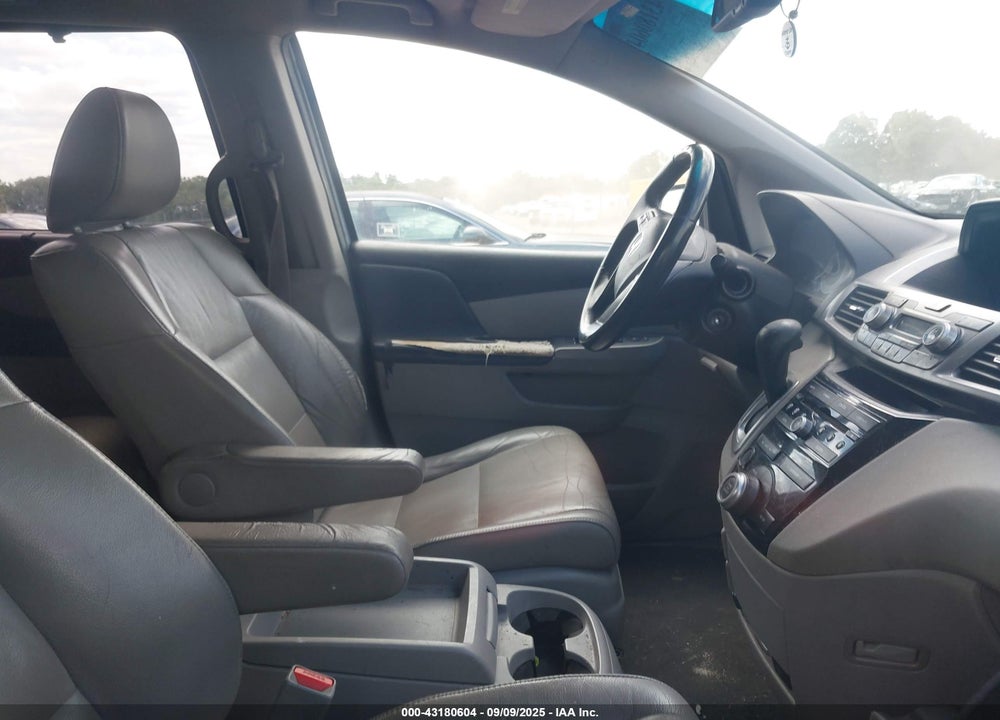 2011 HONDA ODYSSEY EX-L VIN: 5FNRL5H68BB067938