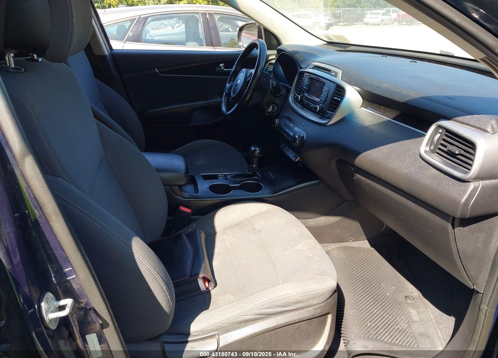 2016 KIA SORENTO VIN: 5XYPGDA34GG040662