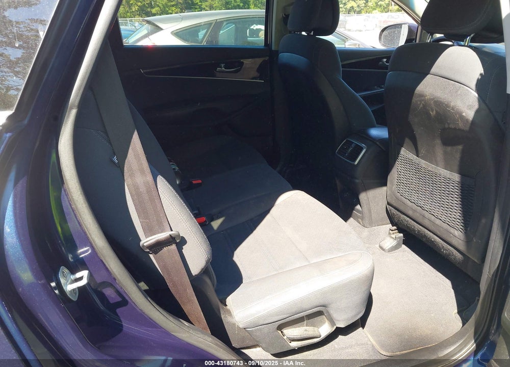 2016 KIA SORENTO VIN: 5XYPGDA34GG040662