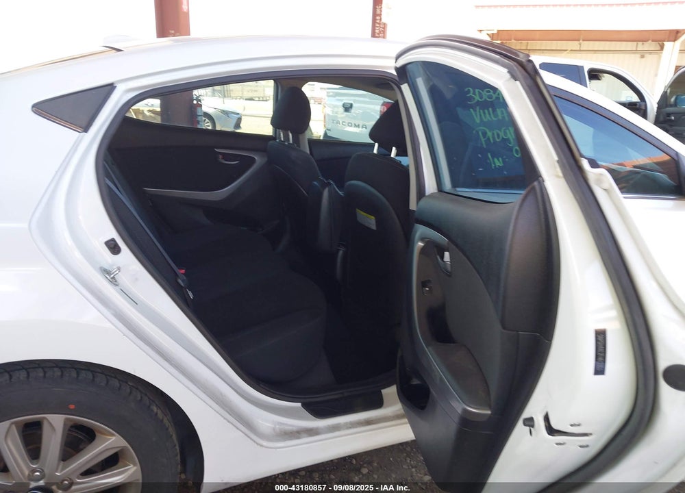 2015 HYUNDAI ELANTRA VIN: 5NPDH4AE2FH612353