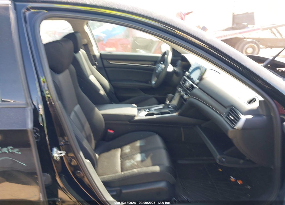 2019 HONDA ACCORD VIN: 1HGCV1F45KA005532