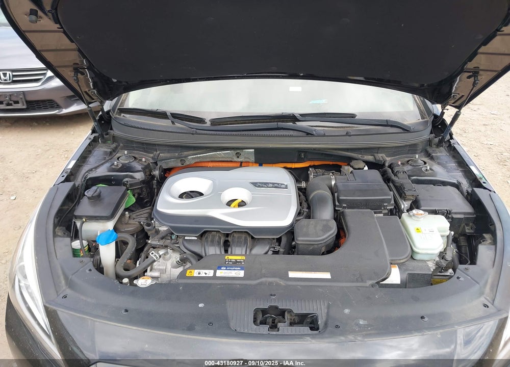 2017 HYUNDAI SONATA HYBRID VIN: KMHE24L16HA060037