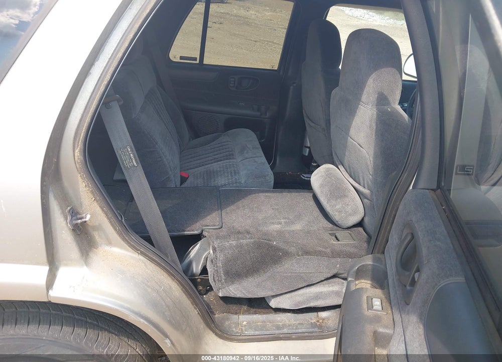 2000 CHEVROLET BLAZER LS VIN: 1GNCS13WXY2376855