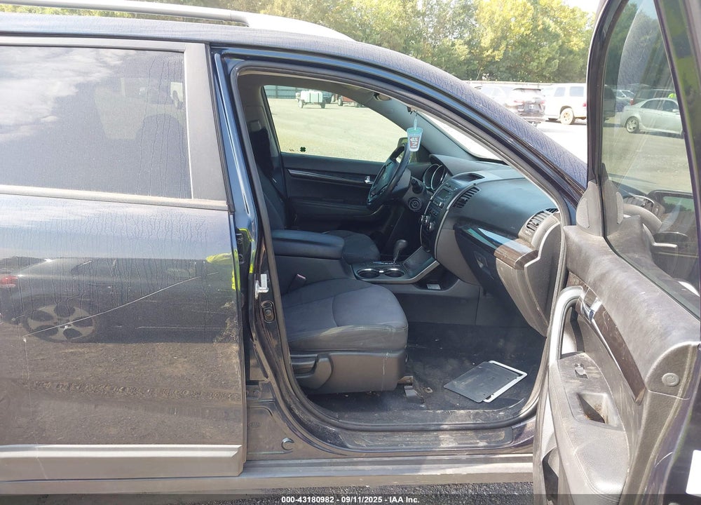 2012 KIA SORENTO LX V6 VIN: 5XYKT4A22CG249244