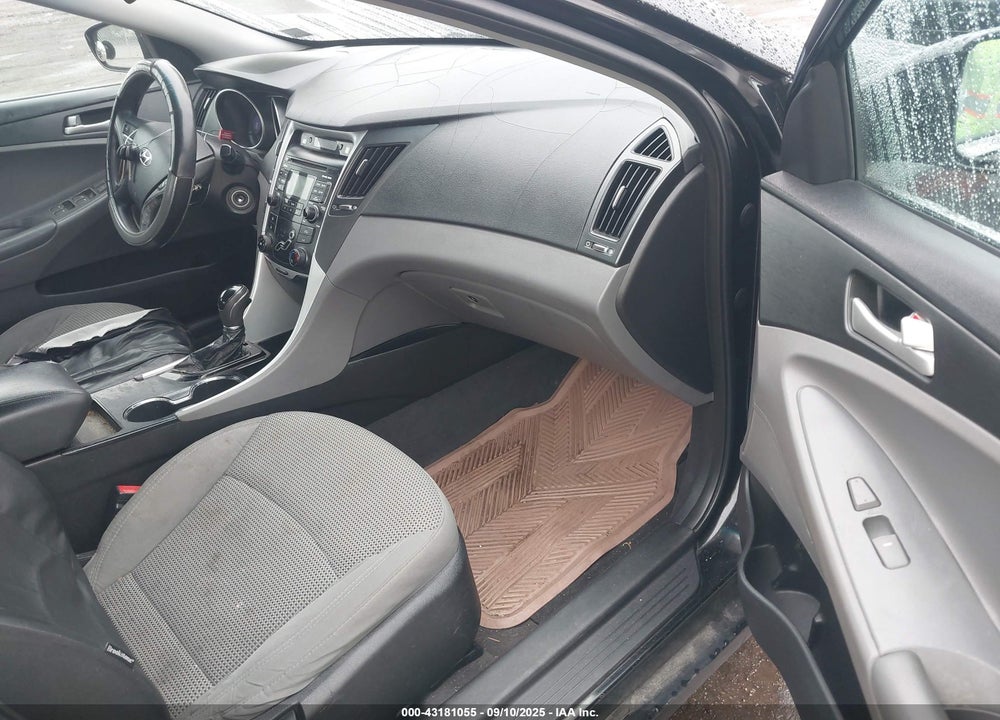 2011 HYUNDAI SONATA VIN: 5NPEB4AC6BH123002