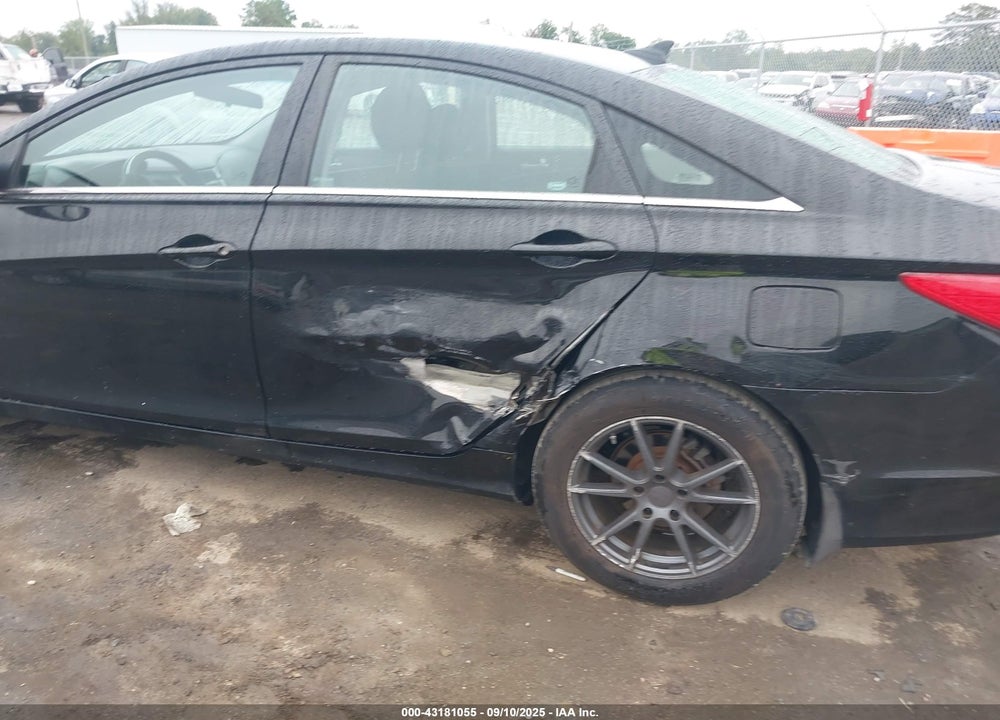 2011 HYUNDAI SONATA VIN: 5NPEB4AC6BH123002