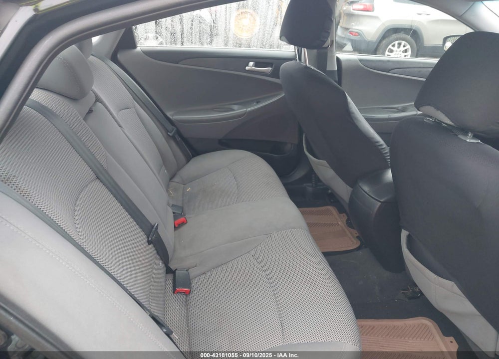 2011 HYUNDAI SONATA VIN: 5NPEB4AC6BH123002