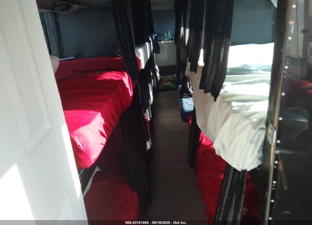 2004 EVOBUS 417 VIN: WKKA34AD043000159