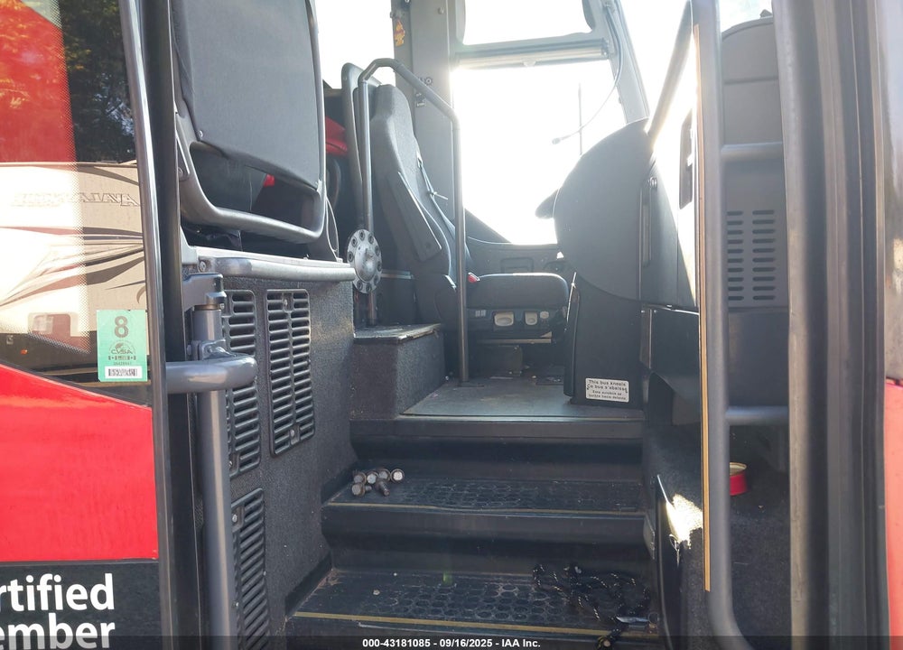 2004 EVOBUS 417 VIN: WKKA34AD043000159