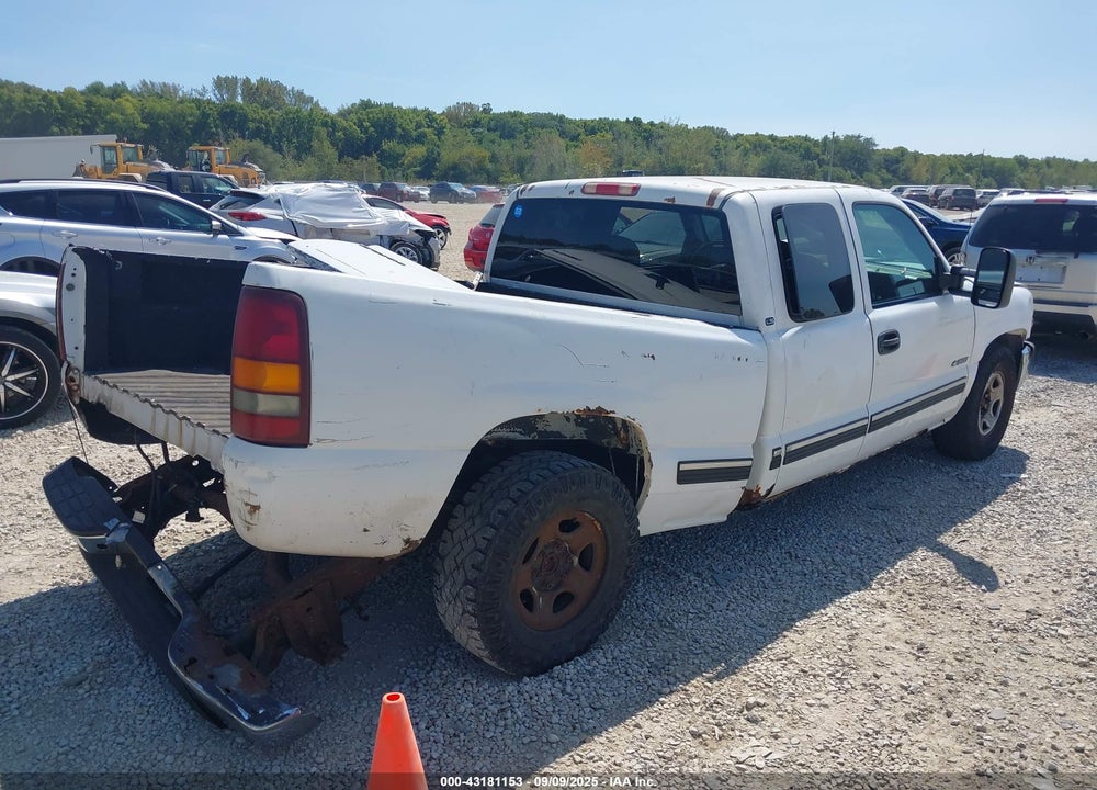 2000 CHEVROLET SILVERADO 1500 LS VIN: 2GCEK19V0Y1163381