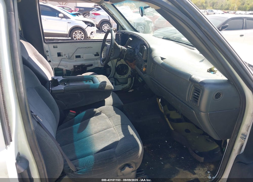 2000 CHEVROLET SILVERADO 1500 LS VIN: 2GCEK19V0Y1163381