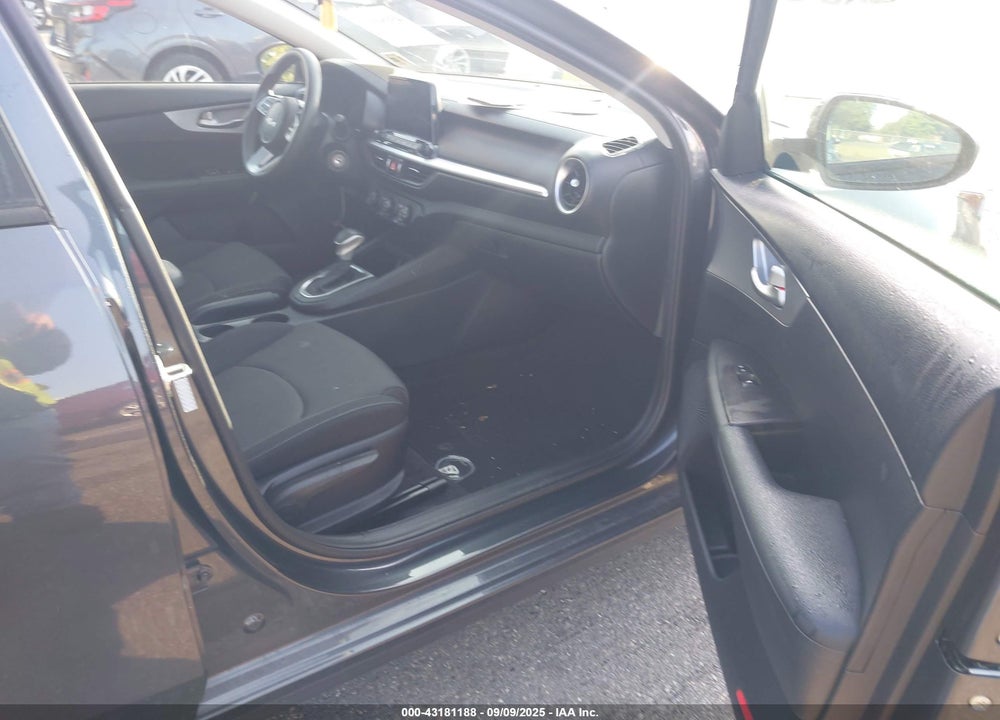 2022 KIA FORTE LXS VIN: 3KPF24AD2NE500429