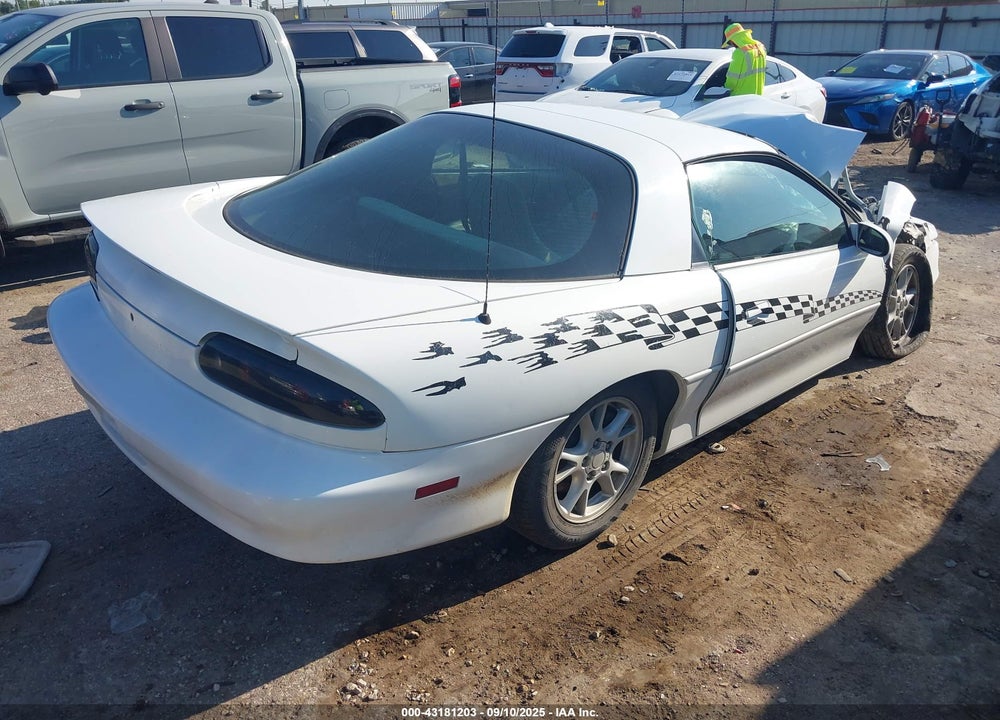2002 CHEVROLET CAMARO VIN: 2G1FP22K822106836