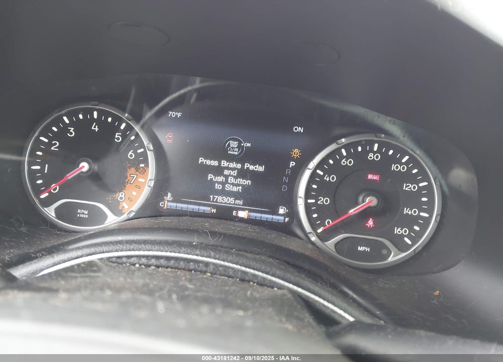 2017 JEEP RENEGADE VIN: ZACCJADBXHPE41667