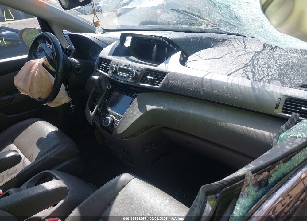 2017 HONDA ODYSSEY VIN: 5FNRL5H92HB000190