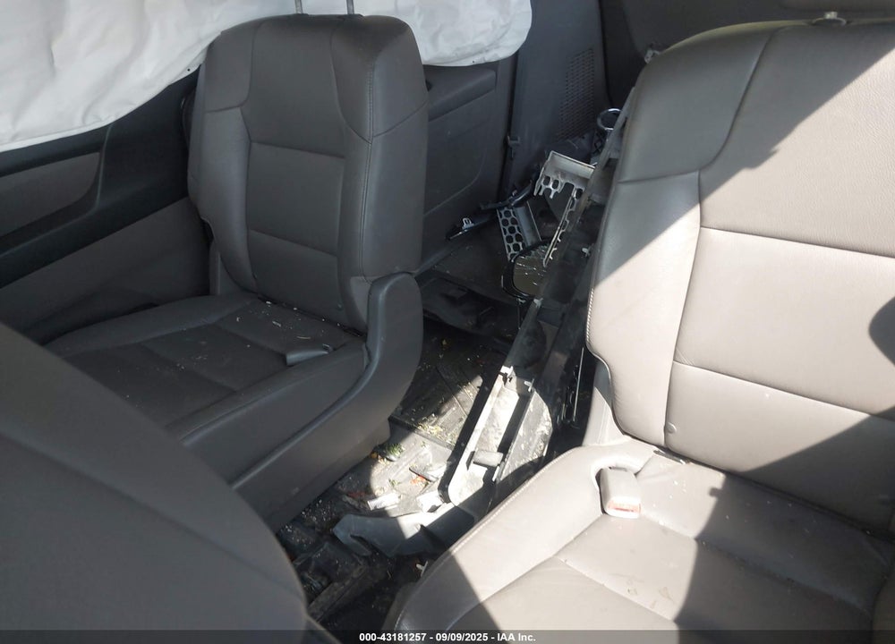 2017 HONDA ODYSSEY VIN: 5FNRL5H92HB000190