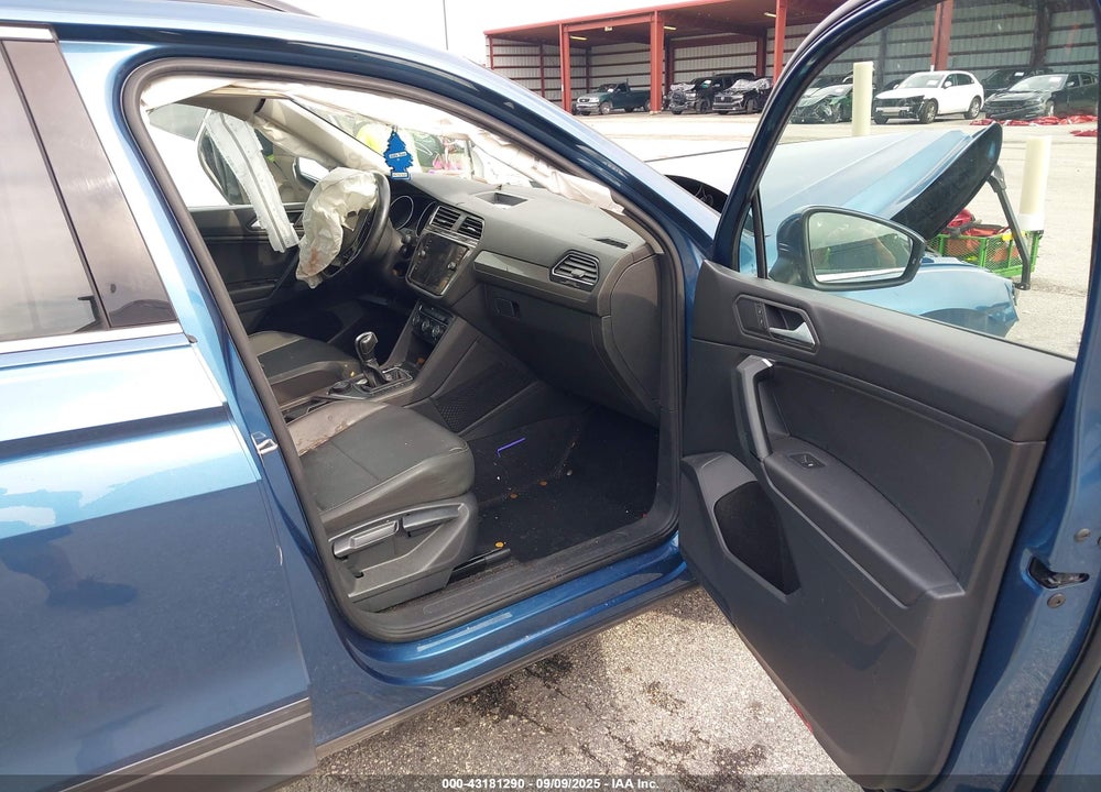 2019 VOLKSWAGEN TIGUAN 2.0T SE/2.0T SEL/2.0T SEL R-LINE/2.0T SEL R-LINE BLACK VIN: 3VV2B7AX8KM078664