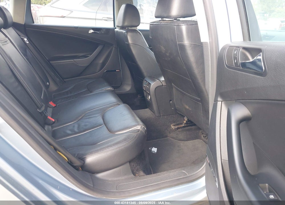 2008 VOLKSWAGEN PASSAT LUX VIN: WVWTK93C18E106733